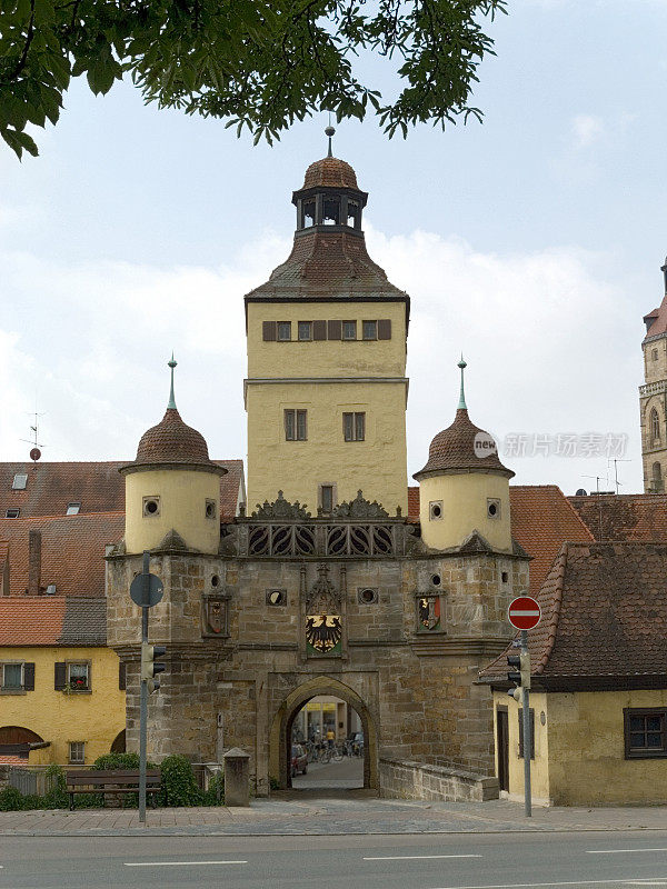 中世纪城门(Ellinger Tor)